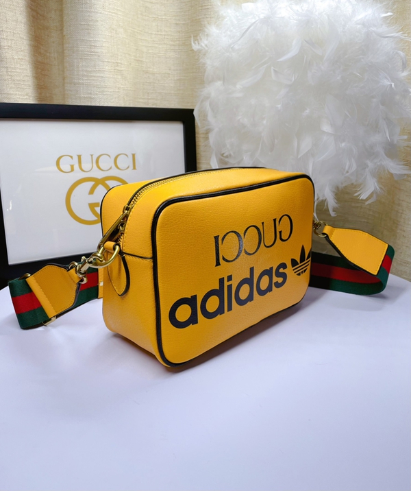 激安グッチバッグコピー背面デザイン